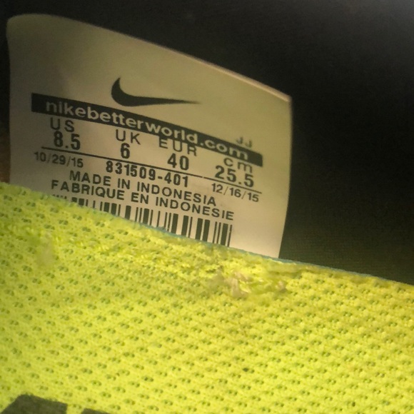 Nike Women’s Sneakers - Picture 10 of 12